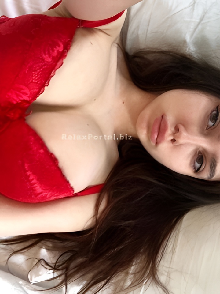 Эвелина привлекальеная девушка из Боровичей цена от 4000 руб