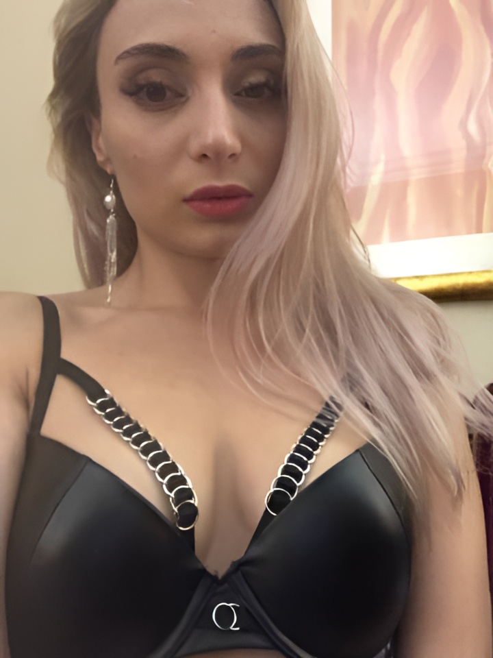 Таня привлекальеная девушка из Боровичей цена от 5000 руб