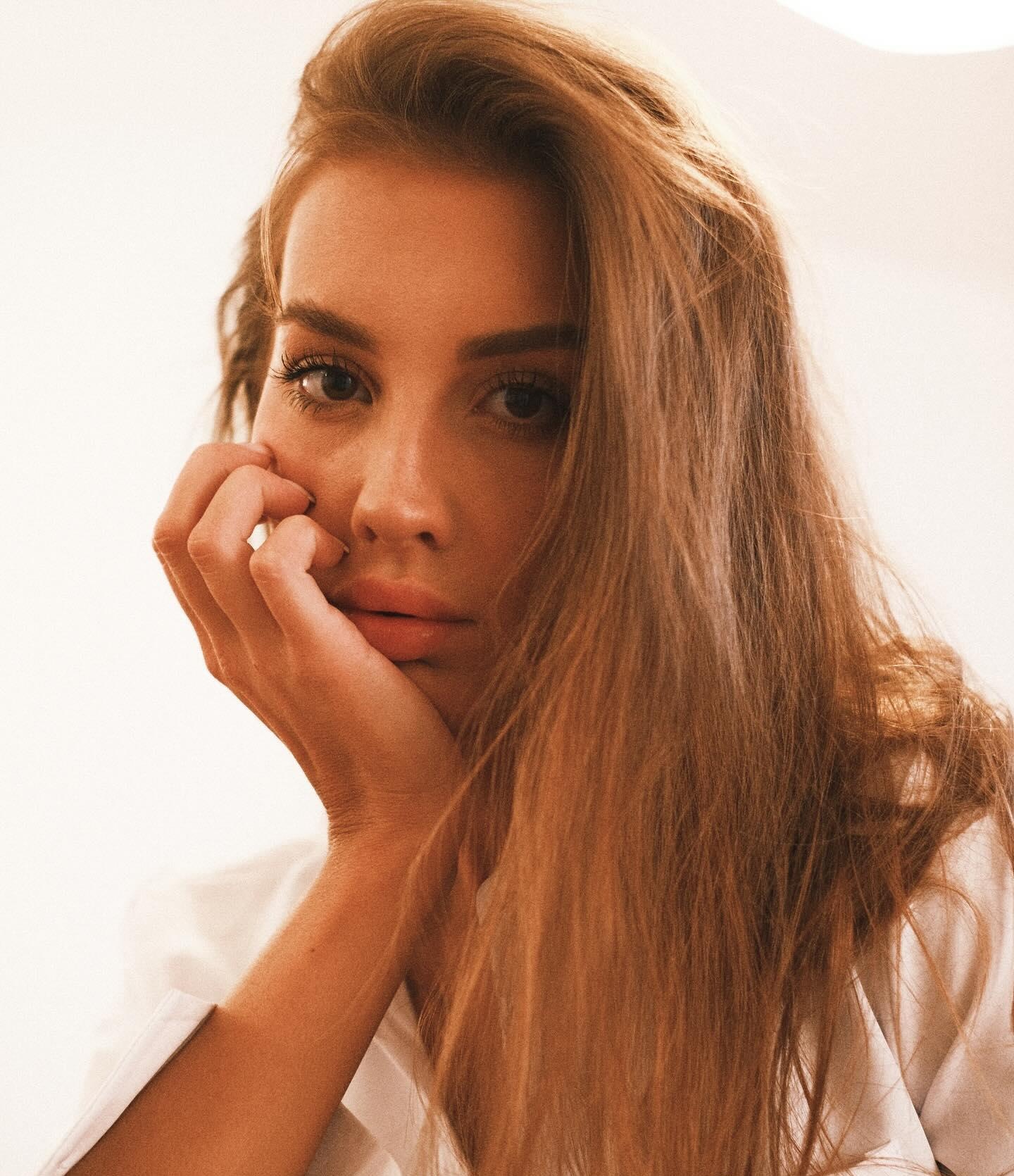 Ангелина привлекальеная девушка из Боровичей цена от 4000 руб