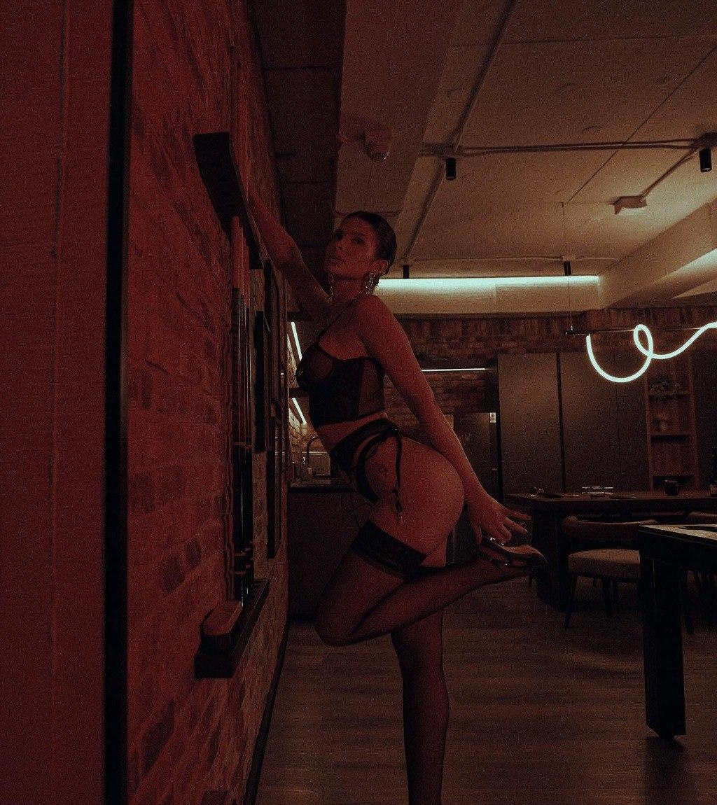 Настя привлекальеная девушка из Боровичей цена от 4000 руб