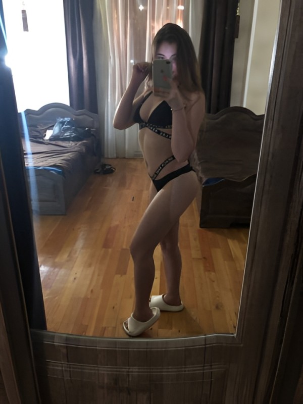 Елизавета привлекательная девушка из Боровичей цена от 10000 руб