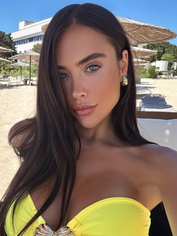 Эсмеральда привлекательная девушка из Боровичей цена от 7000 руб