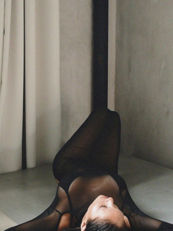 Яна привлекательная девушка из Боровичей цена от 6000 руб